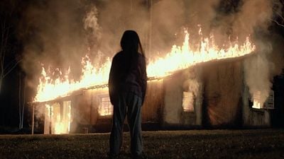 Imagem da notícia Exclusivo: Entidade muito poderosa assombra uma família no sinistro trailer de O Caseiro
