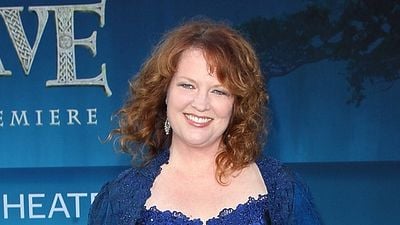 Imagem da notícia Diretora de Valente vai comandar live-action que mistura Peter Pan e Alice no País das Maravilhas