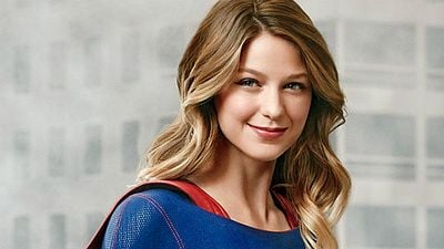 Imagem da notícia Supergirl é renovada para a segunda temporada — mas se muda para a CW!