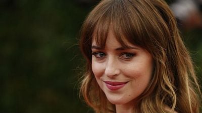 Imagem da notícia Dakota Johnson se junta a Andrew Garfield em novo projeto do diretor de Corrente do Mal