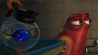 Imagem da notícia Procurando Dory: Novo trailer traz peixinha continuando a nadar em busca da família