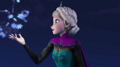 Idina Menzel fala sobre campanha para Elsa ganhar uma namorada em Frozen 2