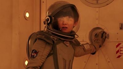 Asa Butterfield nasce em Marte, mas se apaixona na Terra em trailer de The Space Between Us
