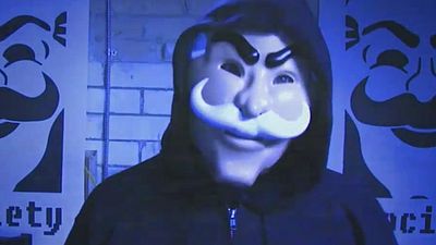 Imagem da notícia Mr. Robot convoca Revolução Global através do Facebook e divulga nova cena