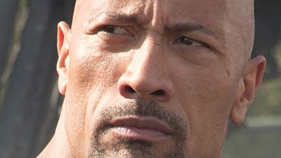 Imagem da notícia Dwayne Johnson está na prisão em nova foto de Velozes & Furiosos 8: #OrangeAintTheNewBlack