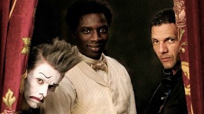 Imagem da notícia Exclusivo: O diretor Roschdy Zem comenta a turbulenta história real de Chocolate, com Omar Sy