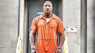 Imagem da notícia Dwayne Johnson mostra em divertido vídeo como será cena da prisão em Velozes & Furiosos 8