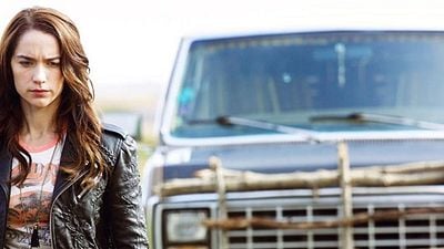 Imagem da notícia Comic-Con 2016: Wynonna Earp é renovada para a segunda temporada