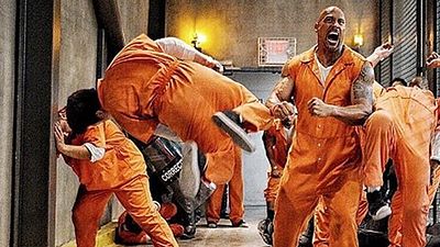 Imagem da notícia Dwayne Johnson está pronto para a ação nos novos vídeos de Velozes & Furiosos 8