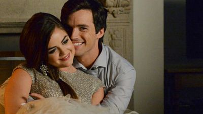 Imagem da notícia Pretty Little Liars: Ian Harding fala sobre o futuro de Aria e Ezra