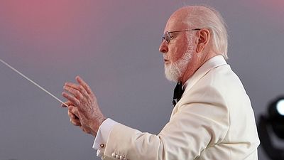 Imagem da notícia Star Wars VIII: John Williams diz que aceitou criar trilha sonora para sequência por estar encantado por Rey