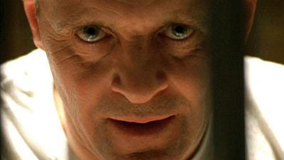 Imagem da notícia Figurinista de O Silêncio dos Inocentes revela que Hannibal usa roupa branca porque Anthony Hopkins o queria “espiritualizado”
