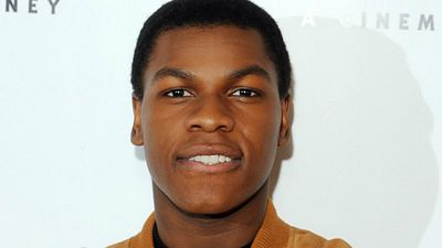 Imagem da notícia John Boyega agradece retorno de fãs brasileiros para divulgação de Star Wars: Episódio VIII