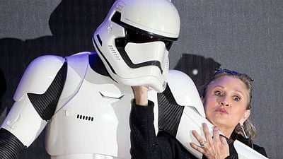 Imagem da notícia Carrie Fisher quase não voltou a atuar por causa de sua aparência: "maior e mais velha"