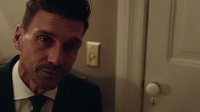 Imagem da notícia Exclusivo: Barnes abre seu coração em cena inédita de 12 Horas Para Sobreviver - O Ano da Eleição