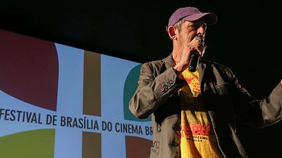 Imagem da notícia Festival de Brasília 2016: Noite de protesto inusitado, ótimos curtas e longas decepcionantes