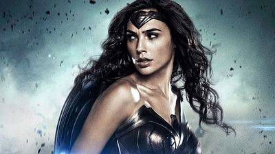 Imagem da notícia Mulher-Maravilha "obviamente" já teve relacionamentos com outras mulheres, diz roteirista