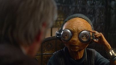 Imagem da notícia Lupita Nyong'o revela que está na torcida para que Maz Kanata e Chewbacca se relacionem amorosamente nos próximos Star Wars