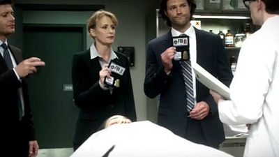 Sam, Dean e Mary retomam o negócio da família em novo trailer da 12ª de Supernatural