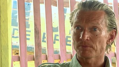 Imagem da notícia Exclusivo: Ator Erroll Shand se emociona ao falar sobre a preparação para estrelar Pequeno Segredo