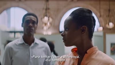 Casal mais poderoso dos Estados Unidos encontra o amor no trailer legendado de Michelle e Obama 