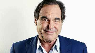 Imagem da notícia Oliver Stone virá ao Brasil para divulgação de Snowden - Herói ou Traidor