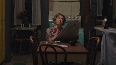 Imagem da notícia Annette Bening precisa ensinar seu filho adolescente a ser um homem de verdade no trailer de 20th Century Women
