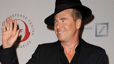 Imagem da notícia Val Kilmer desmente Michael Douglas e afirma que não está com câncer