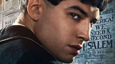 Imagem da notícia Ezra Miller praticamente confirma conexão entre Animais Fantásticos e Relíquias da Morte