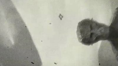 Imagem da notícia Legends of Tomorrow sugere que a invasão já começou em teaser do crossover