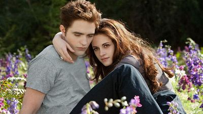 Imagem da notícia Anel de noivado de Bella Swan em Crepúsculo é leiloado por preço exorbitante