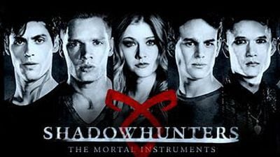 Imagem da notícia Shadowhunters: Cartaz da segunda temporada promete tom mais obscuro para a série