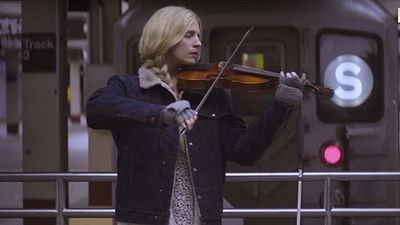 Imagem da notícia The OA: Prairie foge de um cientista em cena da misteriosa nova série da Netflix (Exclusivo)