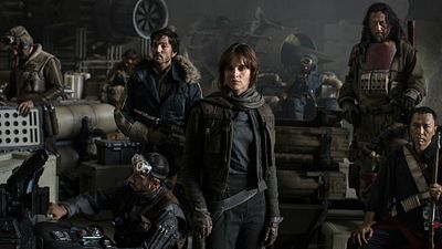 Imagem da notícia Star Wars "3.5" parte 2? Protagonista de Rogue One tem contrato para sequência