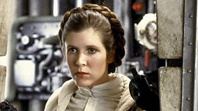 Imagem da notícia Carrie Fisher sofre ataque cardíaco em pleno voo