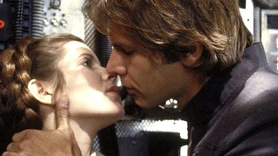 Imagem da notícia Harrison Ford se despede de Carrie Fisher: 'Ela era única, brilhante e original'