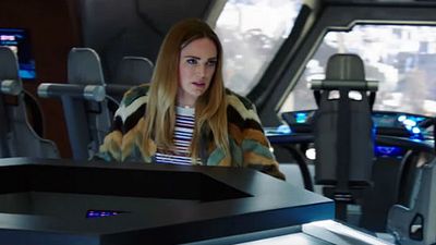 Imagem da notícia Legends of Tomorrow ganha novo teaser e escala "jovem George Lucas"