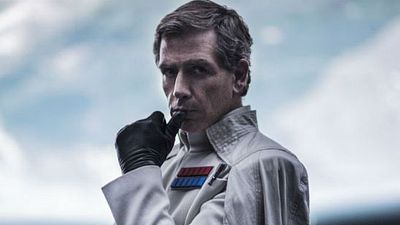 Imagem da notícia Versão bastante diferente de Rogue One existe, diz Ben Mendelsohn