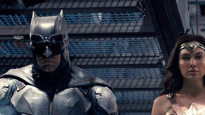 Imagem da notícia Liga da Justiça: Nova imagem reúne os heróis e Zack Snyder comenta o destino da Mulher-Maravilha