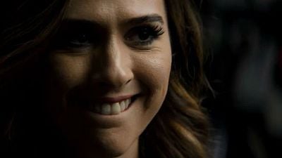 Imagem da notícia Tatá Werneck tem dificuldades para lidar com a fama no novo trailer de TOC - Transtornada Obsessiva Compulsiva