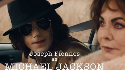 Imagem da notícia Joseph Fiennes é Michael Jackson esquisito no trailer da comédia britânica Urban Myths