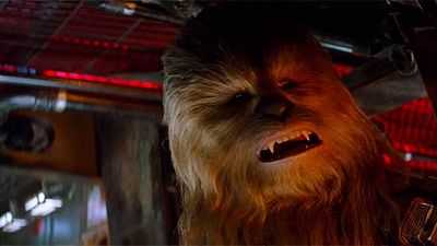 Imagem da notícia Veja Chewbacca arrancando um braço em cena deletada de Star Wars - O Despertar da Força