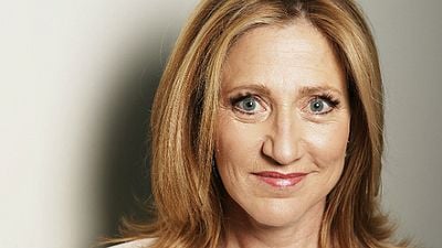 Edie Falco será protagonista da antologia Law & Order: True Crime