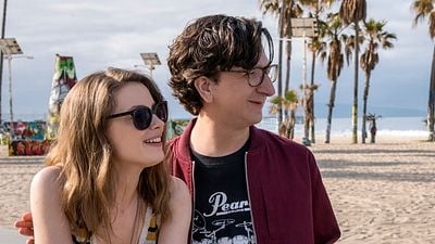 Love: Netflix renova série de Judd Apatow para a terceira temporada antes da estreia da segunda