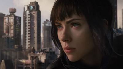 Scarlett Johansson busca por respostas em novo trailer de A Vigilante do Amanhã