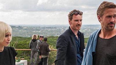 Imagem da notícia Estrelado por Rooney Mara, Ryan Gosling, Michael Fassbender e Natalie Portman, novo filme de Terrence Malick ganha cartaz