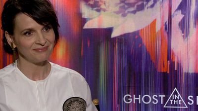 Imagem da notícia Ghost in the Shell: Juliette Binoche discute o aspecto “feminino” de seu personagem, concebido inicialmente como um homem (Entrevista Exclusiva)