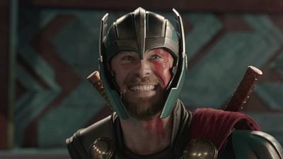 Imagem da notícia Percebeu? Há um easter egg do Surfista Prateado no trailer de Thor: Ragnarok