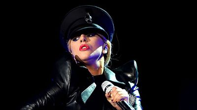 Imagem da notícia Saiu a primeira foto de Lady Gaga e Bradley Cooper no remake de Nasce uma Estrela