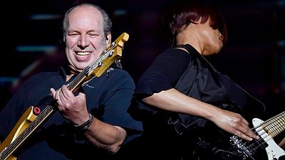 Imagem da notícia Hans Zimmer e orquestra tocam medley épico da trilha sonora de A Origem no Coachella (vídeo)